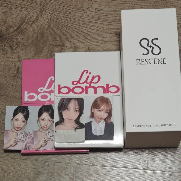 [BUNJANG] Le Sserafim Official Goods 'Lip Bomb' Album Event Kit Bundle Set / 리센느 공방 사녹 준비물 lip bomb 앨범 응원봉 일괄 양도
