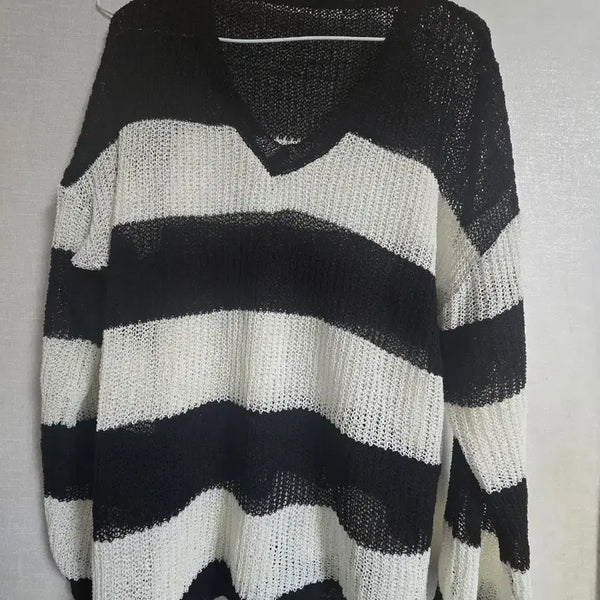 [BUNJANG] Stripe V-Neck Knit / 단가라 브이넥 니트