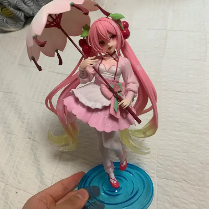 [BUNJANG] Hatsune Miku Sakura Version Figure (Box Included) / 7/27 가격인상 예정) 하츠네미쿠 사쿠라버전(박스O)