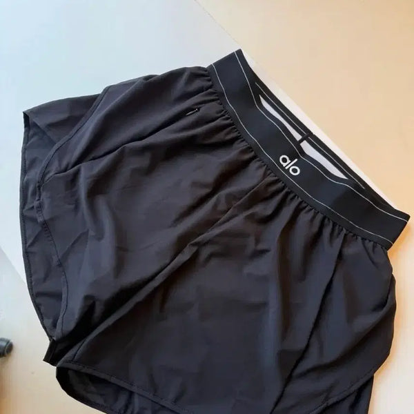 [BUNJANG] Alo Yoga Cropped Finesse Short Sleeve T-Shirt Black / #(정품/새상품) 알로 요가 반바지 판매합니다~