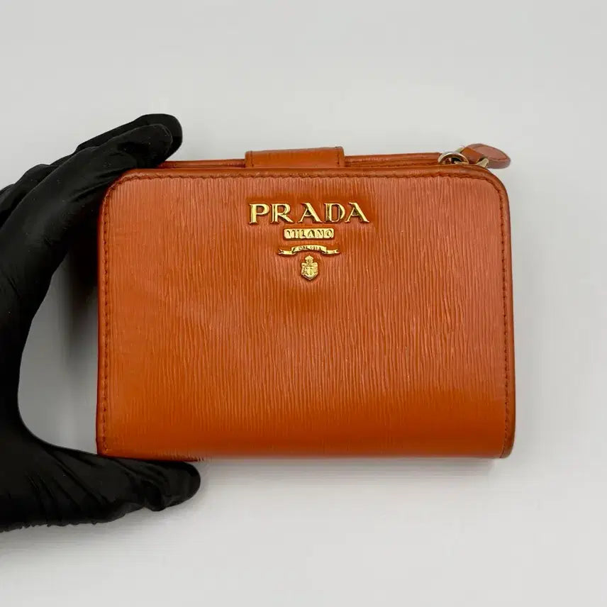 [BUNJANG] Prada Vitello Move Bi-fold Wallet (Orange) / [정품보증서] 프라다 지갑 비텔로 무브 금장 로고 반지갑 (오렌지 컬러)