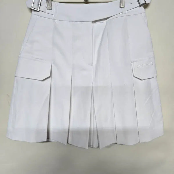 [BUNJANG] Descente Women's Pleated Golf Shorts White / 데상트 여성 플리츠 골프 반바지 화이트26)