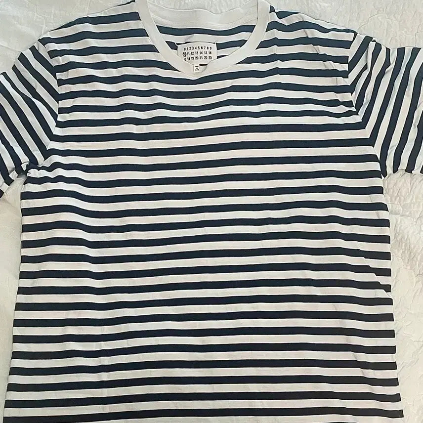 [BUNJANG] Maison Margiela Navy Striped T-Shirt XL / 마르지엘라 네이비 스트라이프 티셔츠