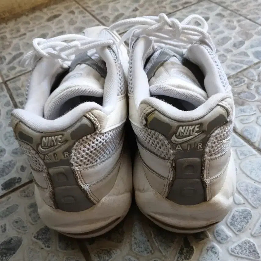 [BUNJANG] Nike Air Max 95 White/Grey Sneakers / 나이키 에어맥스 95 화이트/그레이 운동화