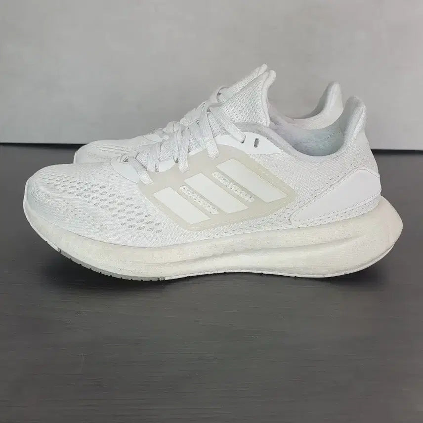 [BUNJANG] Adidas PureBoost 23 White Sneakers (US 6.5) / 아디다스 퓨어부스트 23 화이트 (235)