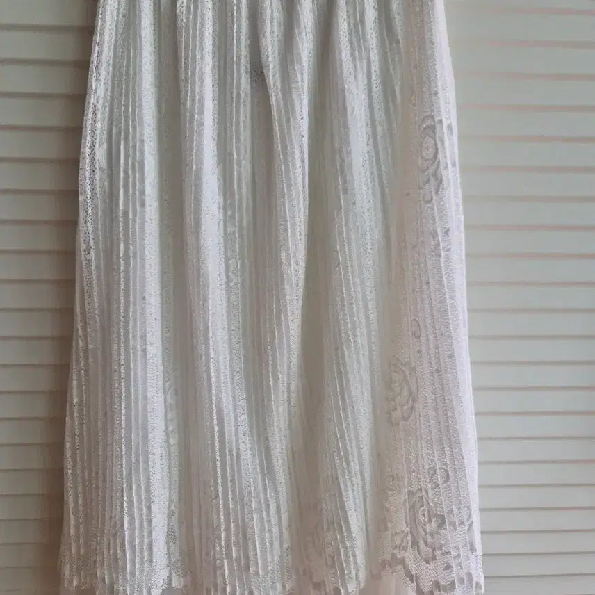 [BUNJANG] White Lace Pleated Long Skirt / 여성 화이트 레이스 샤스커트