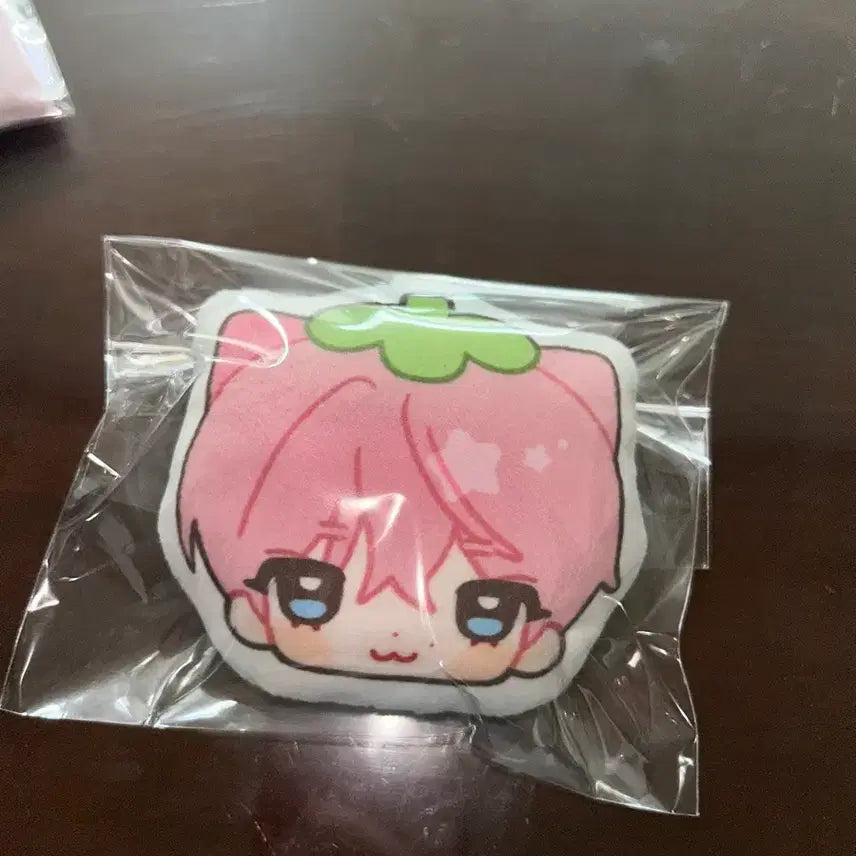 [BUNJANG] Strawberry Cheeseballs Yuuichi Double-Sided Cushion Keychain / 데굴이님 딸기 치즈볼즈 유우시 양면 쿠션키링