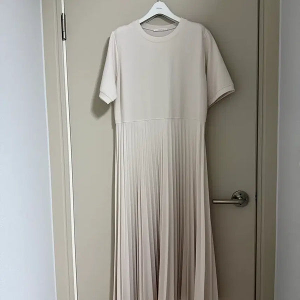 [BUNJANG] Jademonn Beige Pleated Dress / 제이드몽 베이지 플리츠 원피스