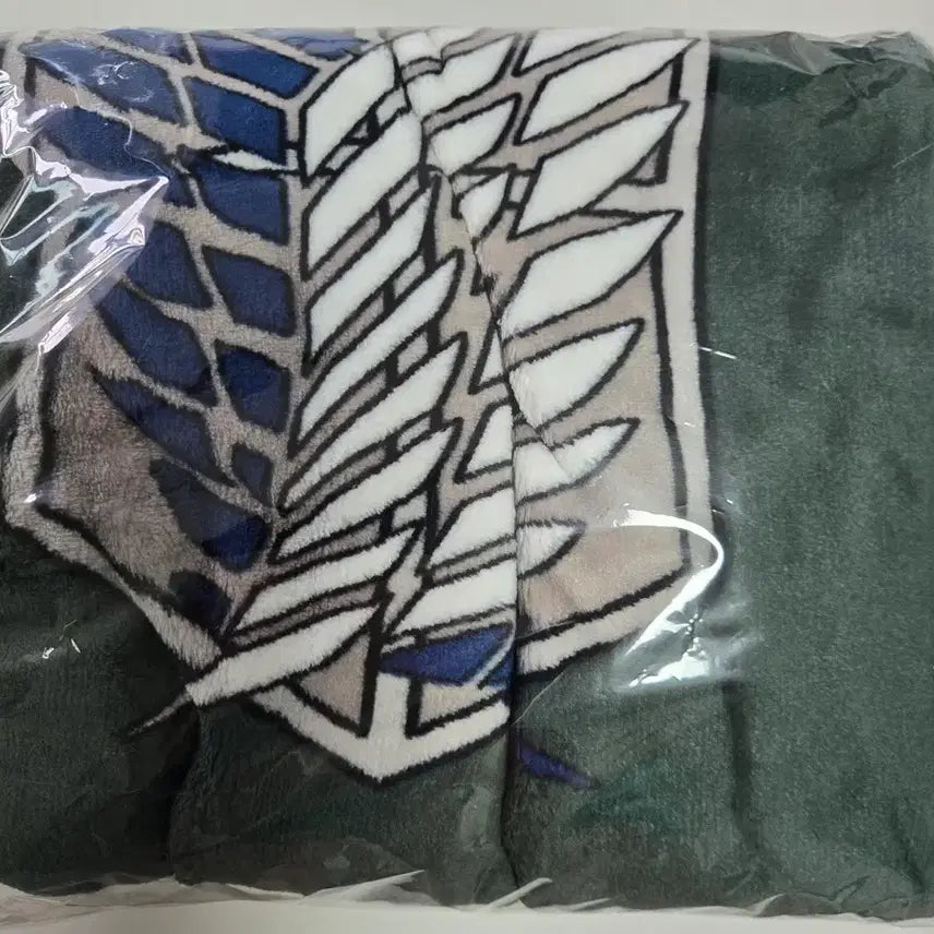 [BUNJANG] Attack on Titan Cloak Blanket New / 진격거망토담요(미사용 새상품)