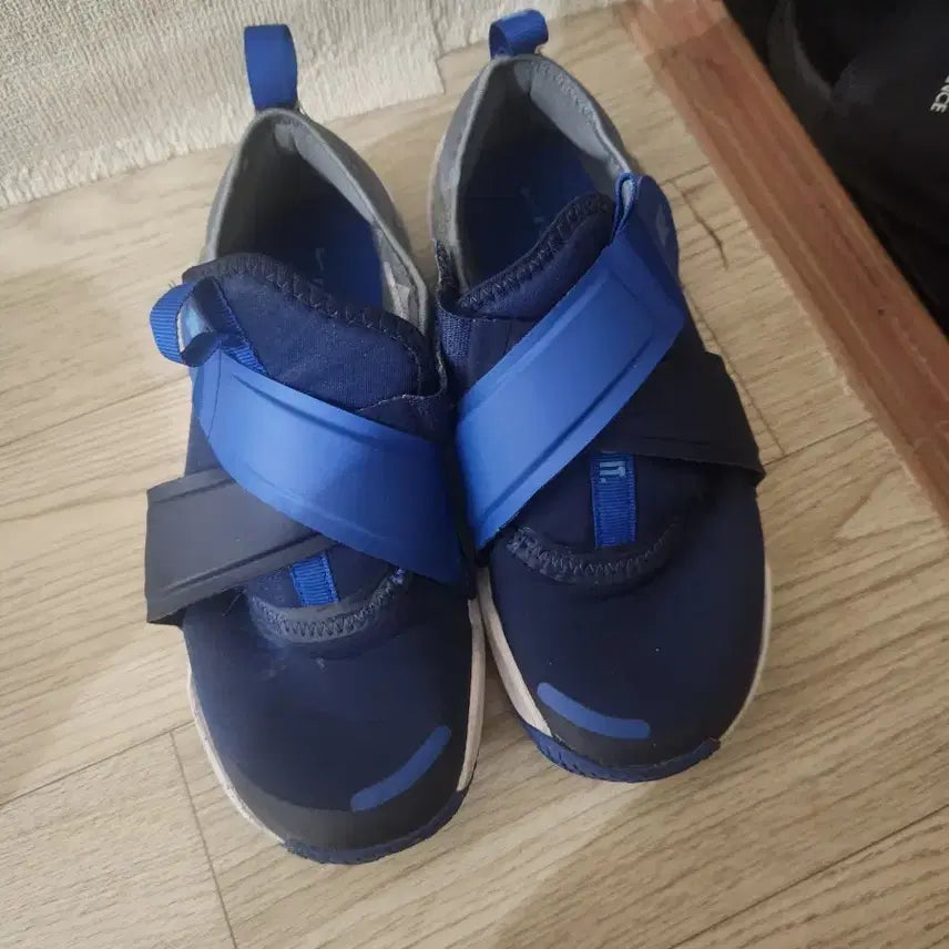 [BUNJANG] Nike Kids Sneakers Size 220 Navy / 나이키 아동 운동화 220 사이즈 네이비