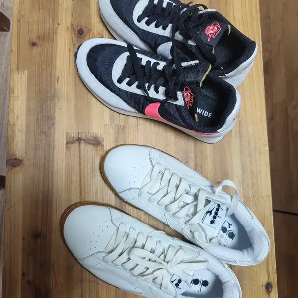 [BUNJANG] Nike & Diadora White Sneakers (2 Pairs) / 나이키 쁘러스 디아도라 흰색 스니커즈