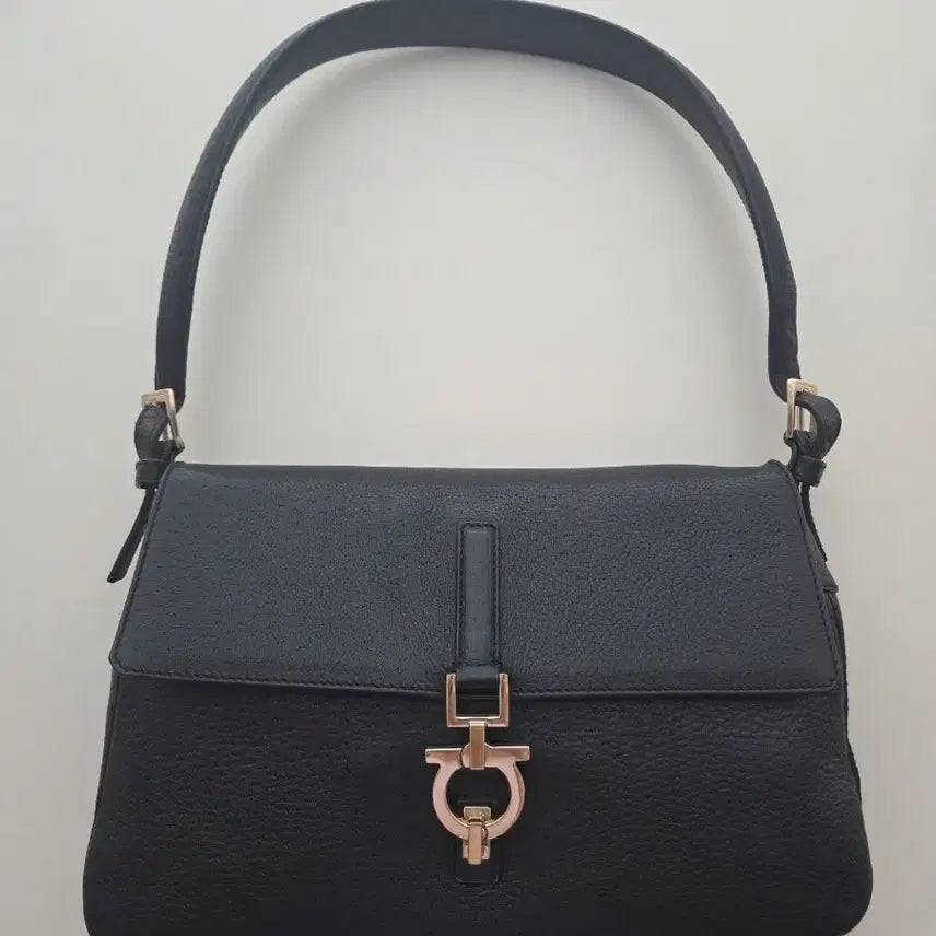 [BUNJANG] Ferragamo Gancini Classic Shoulder Bag / 페레가모 페라가모 ferragamo 클래식 간치니 숄더백