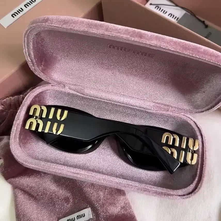 [BUNJANG] Miu Miu Black Sunglasses / 미우미우 검정 선글라스
