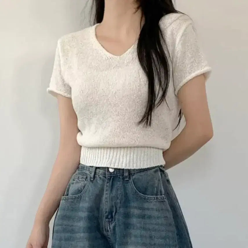 [BUNJANG] White Bouclé V-Neck Short-Sleeve Knit Top / 새제품)화이트 부클 브이넥 반팔 니트