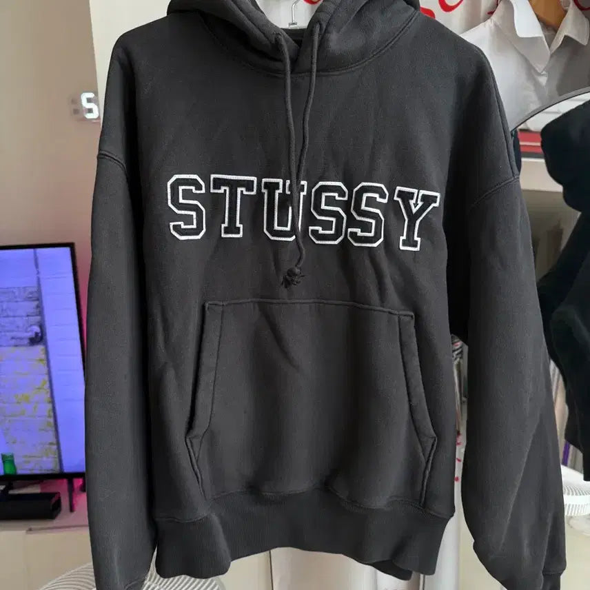 [BUNJANG] Stussy Felt Appliqué Hoodie Black / 스투시 펠트 아플리케 후드 블랙