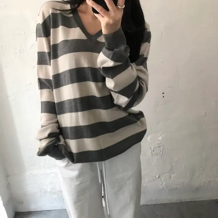 [BUNJANG] Burberry London Grey Striped V-Neck Knit M / Burberry 버버리 런던 그레이 단가라 브이넥 니트