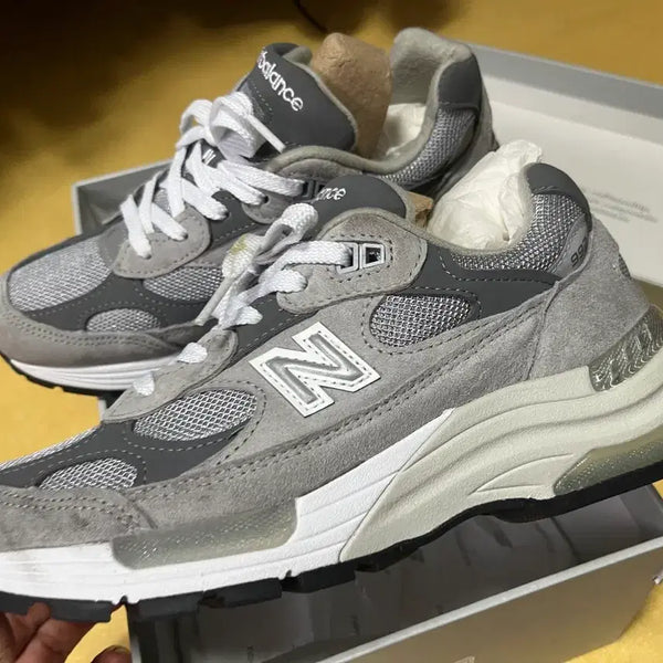 [BUNJANG] New Balance 992 Grey 230mm (US 5.5) Sneakers / 뉴발란스 992 230사이즈 37.5사이즈 급처
