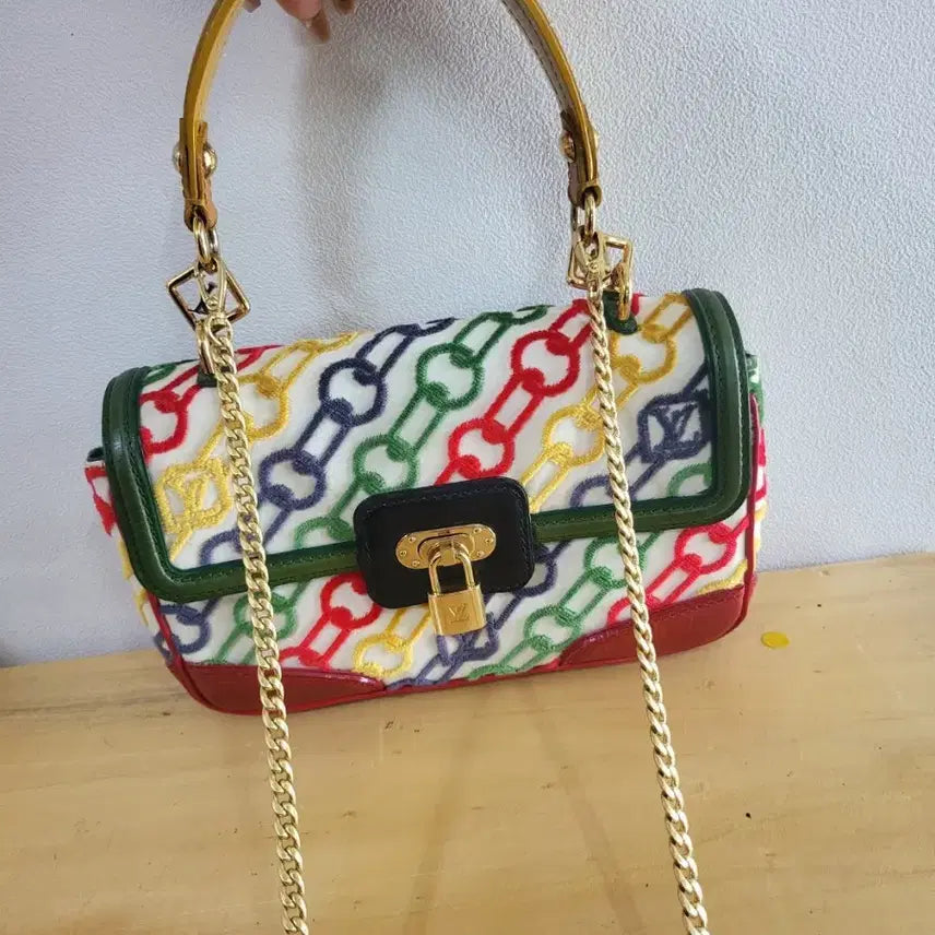 [BUNJANG] Louis Vuitton Multicolor Embroidered Chain Crossbody Bag / 루이비통 체인 크로스백 멀티컬러 자수
