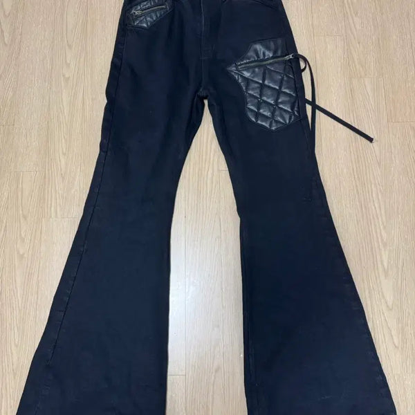[BUNJANG] Emos Tense Club Leather Patch Flare Jeans Size 2 / 에모스탠스클럽 레더 패치 플레어진 2사이즈