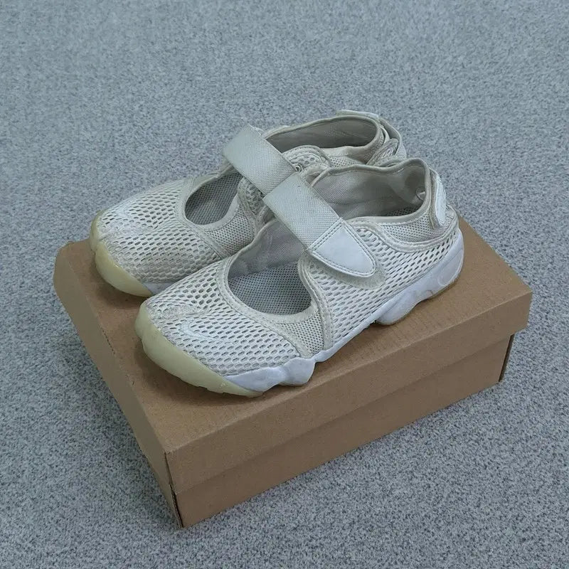 [BUNJANG] Nike Sneakers 240 / 240 나이키 스니커즈/일반 운동화 | 0715C08