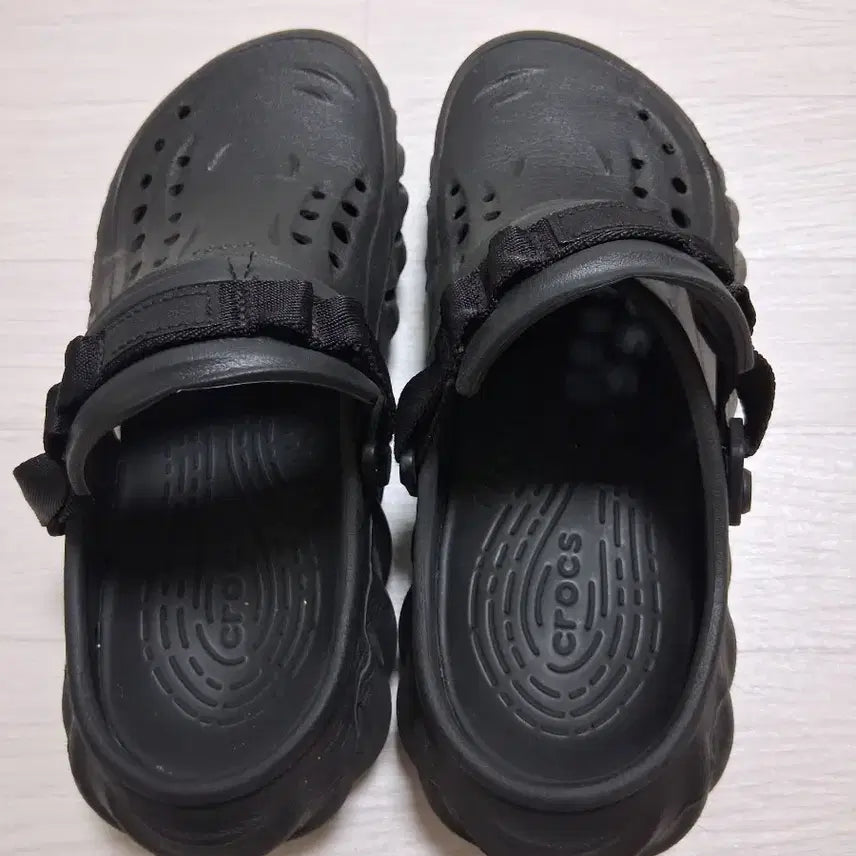[BUNJANG] Crocs Black Sandals Size 260 / 크록스 블랙 샌들 사이즈 260 형곡동 직거래
