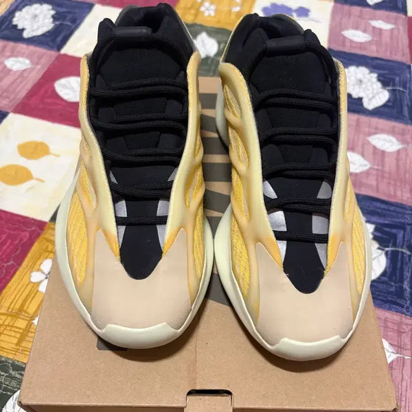 [BUNJANG] Adidas Yeezy 700 V3 Mono Claysize US 8.5 / 이지700v3 모노 사플라워 265사이즈