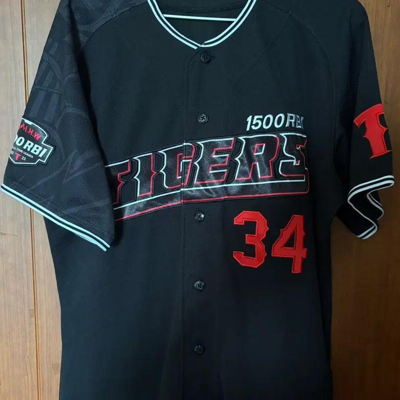 [BUNJANG] Kia Tigers Choi Hyung-woo 1500 RBI Commemorative Jersey / 기아 최형우 1500타점 기아타이거즈 기념 유니폼 삼성 라이온즈
