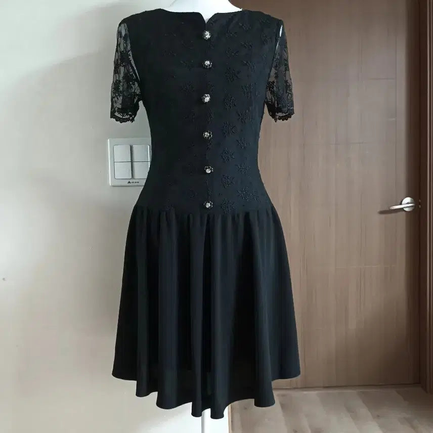 [BUNJANG] Luciano Choi Black Lace Midi Dress / 루치아노최 블랙 레이스 원피스 55