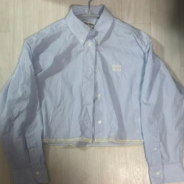 [BUNJANG] Miu Miu Striped Shirt with Lace Detail / 미우미우 스트라이프 셔츠 판매합니다