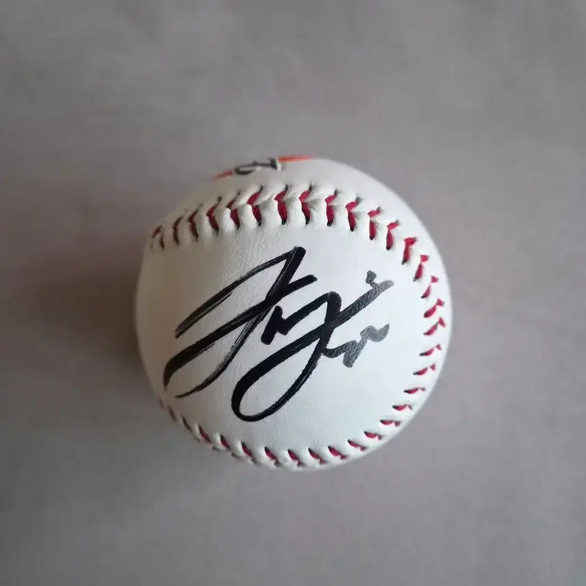 [BUNJANG] Hanwha Eagles Ha Ji-won Signed Baseball / 한화 하지원 치어리더 싸인볼