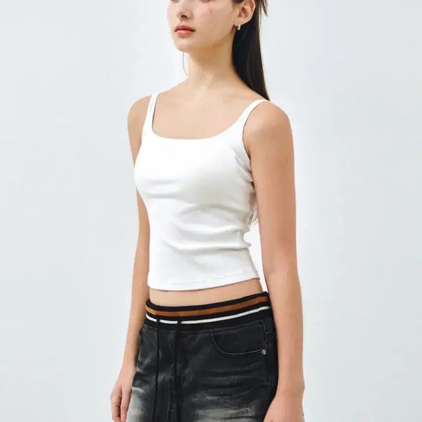 [BUNJANG] Mongdol Square Neck Built-in Bra Camisole White / (새상품) 몽돌 스퀘어넥 캡내장나시 브라탑 민소매 화이트