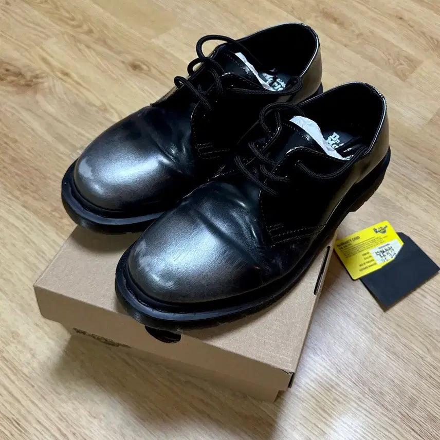 [BUNJANG] Dr. Martens 1461 Silver Arcadia Leather Shoes / 닥터마틴 1461 실버 아카디아 250