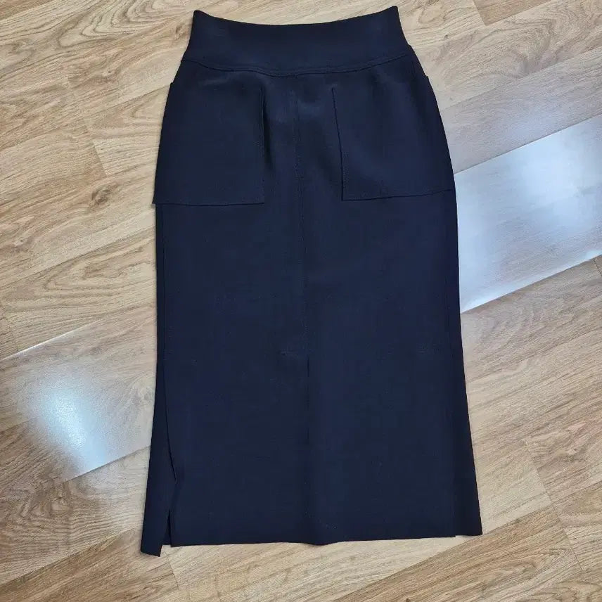 [BUNJANG] Vovon Gomugomu Front Slit Skirt / 보본 고무고무 앞 트임 스커트
