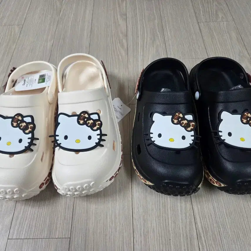 [BUNJANG] Hello Kitty Sandals - Ivory/Black, 245mm / 헬로키티 샌들 아이보리/블랙 245mm