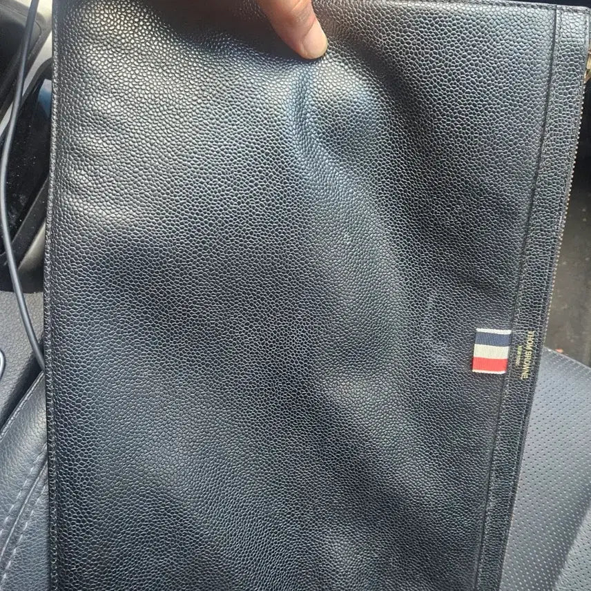 [BUNJANG] Thom Browne Pebble Leather Clutch Bag / 톰브라운 클러치백 판매합니다
