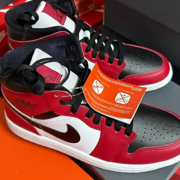 [BUNJANG] Jordan 1 Mid Chicago Black Toe Sneakers / 조던 1 미드 시카고 블랙토