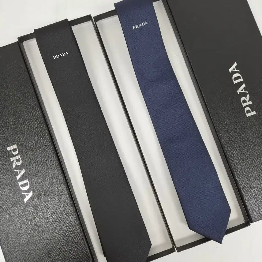 [BUNJANG] Prada Embroidered Logo Silk Necktie Set (Black & Navy) / 프라다 자수로고 넥타이 블랙&네이비
