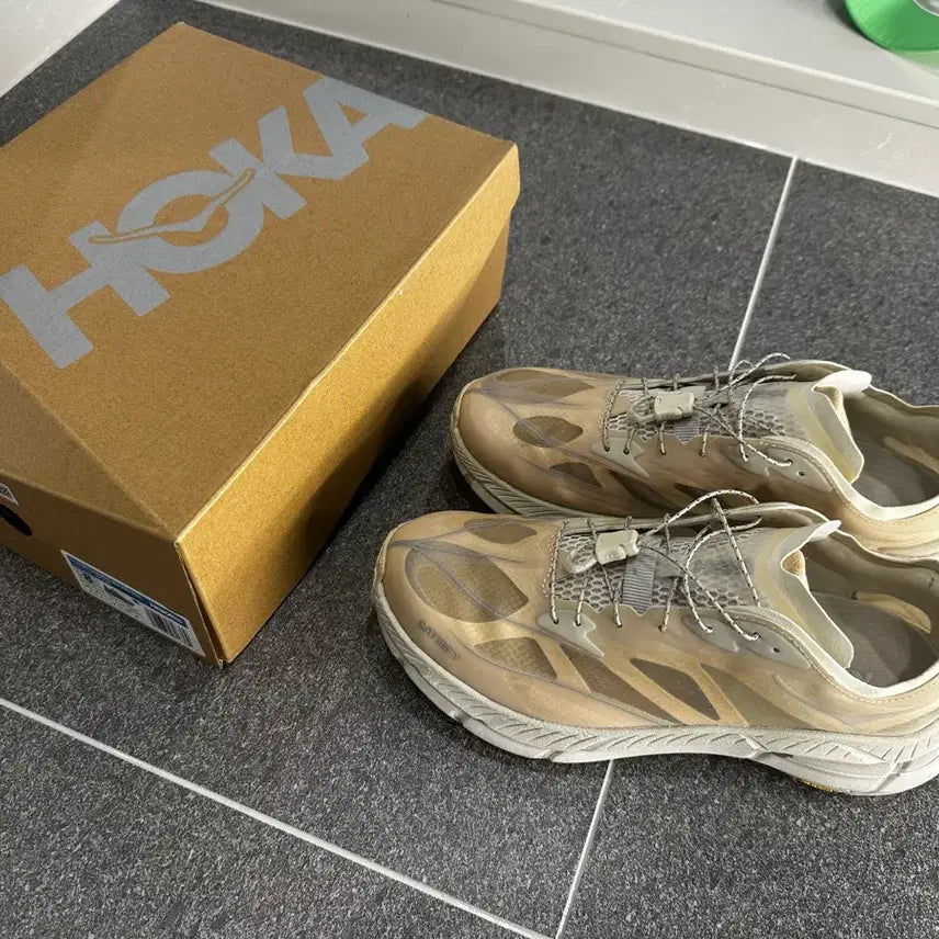 [BUNJANG] Hoka Speedgoat 5 Lightweight Shoes / 호카 세티스파이 마파테 스피드 4 라이트 본 260