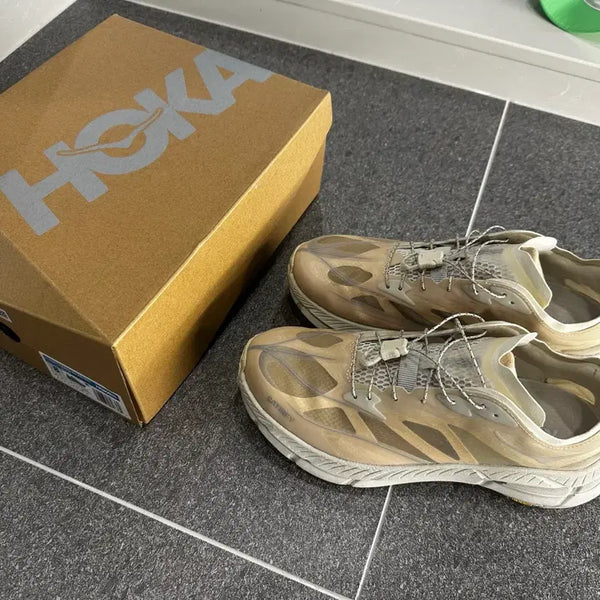 [BUNJANG] Hoka Speedgoat 5 Lightweight Shoes / 호카 세티스파이 마파테 스피드 4 라이트 본 260
