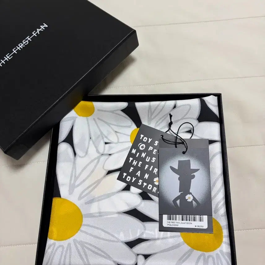 [BUNJANG] The Firstpan Peaceminusone Daisy Silk Scarf / 더퍼스트팬 피마원 데이지 스카프 실크