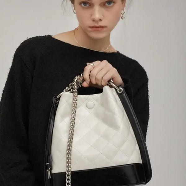 [BUNJANG] ADER Error Quilted Shoulder Bag Backpack / 아더앤드 화이트 블랙 숄더백 백팩 가방