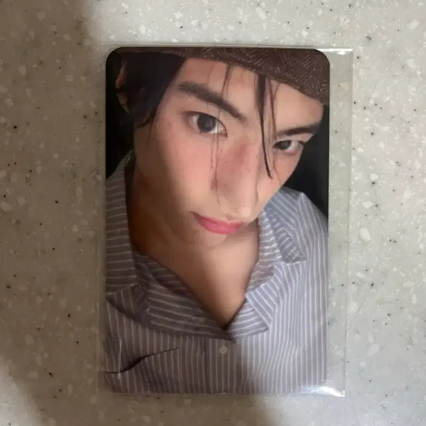 [BUNJANG] Almostblue The Boyz Eric Photocard / 얼모스트블루 우양산 더보이즈 에릭 포토카드