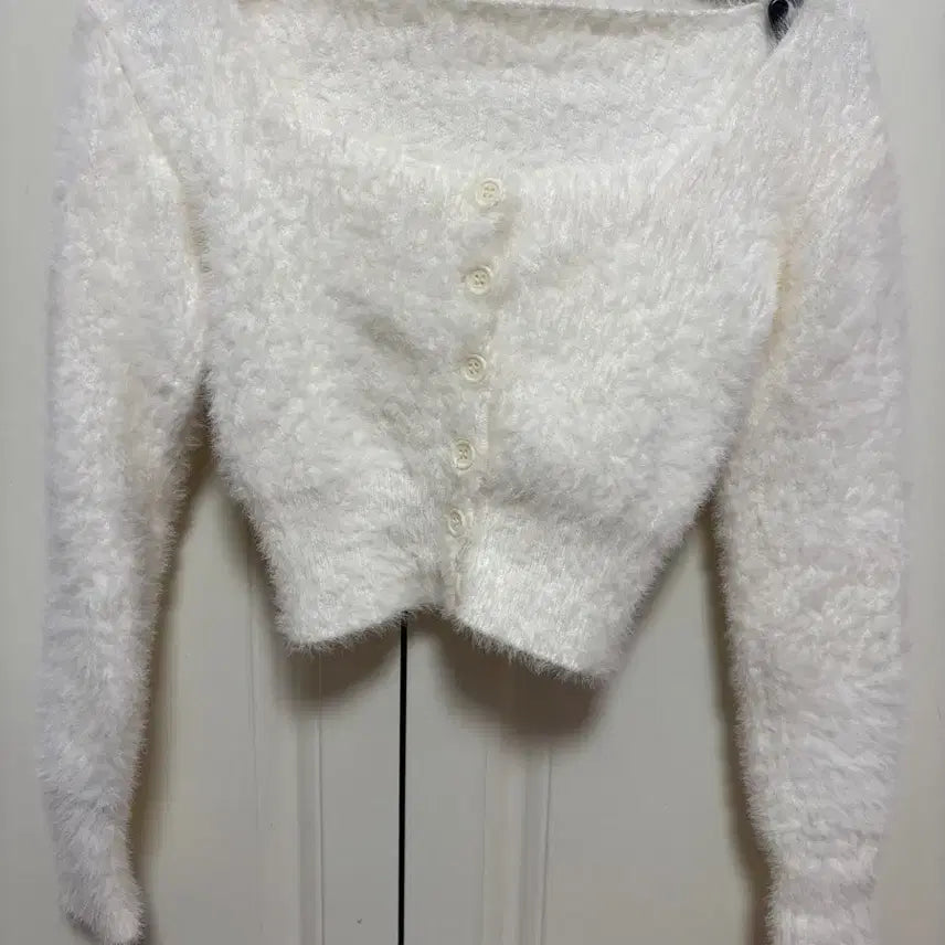 [BUNJANG] White Fur Cropped Cardigan / 화이트 퍼 가디건