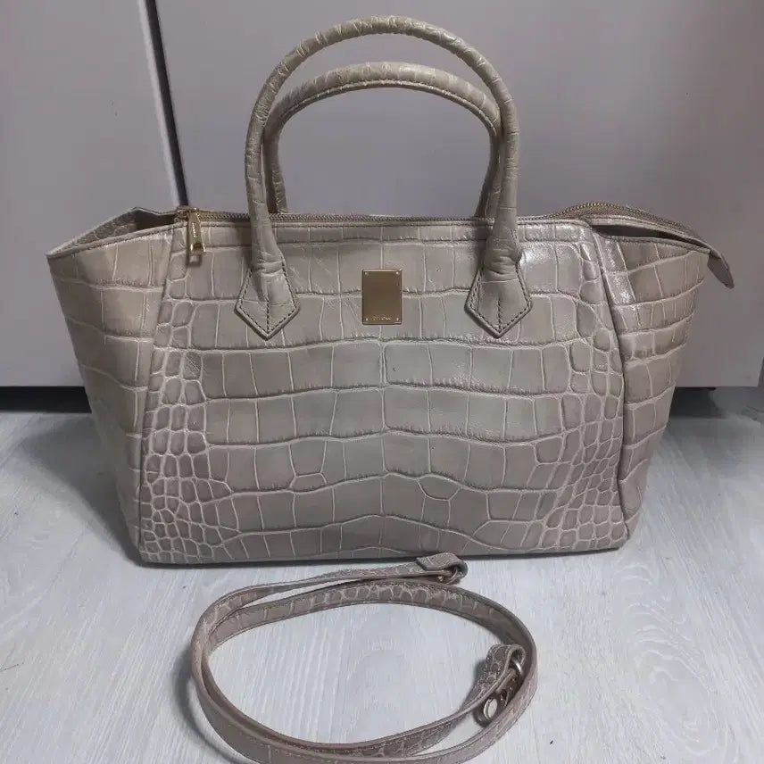 [BUNJANG] Couronne Stephanie Wani Tote Bag Shoulder Bag / (특가정리) 쿠론 스테파니 와니. 토트백 겸 숄더백