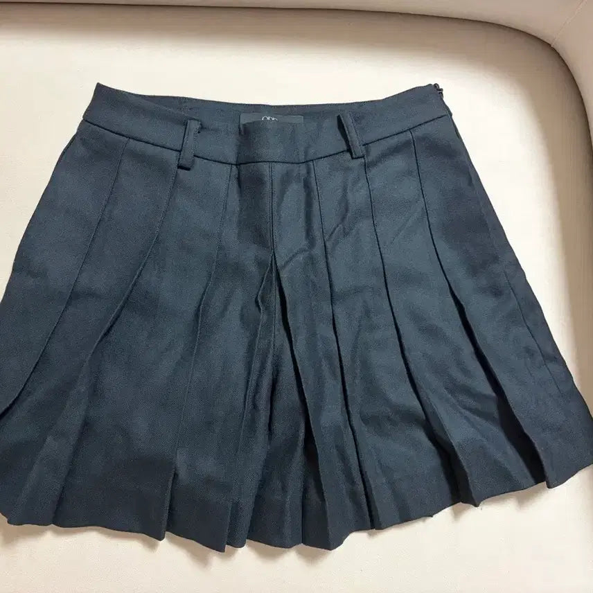 [BUNJANG] ORR Pleated Shorts Dark Gray / 오르 orr 플리츠 반바지