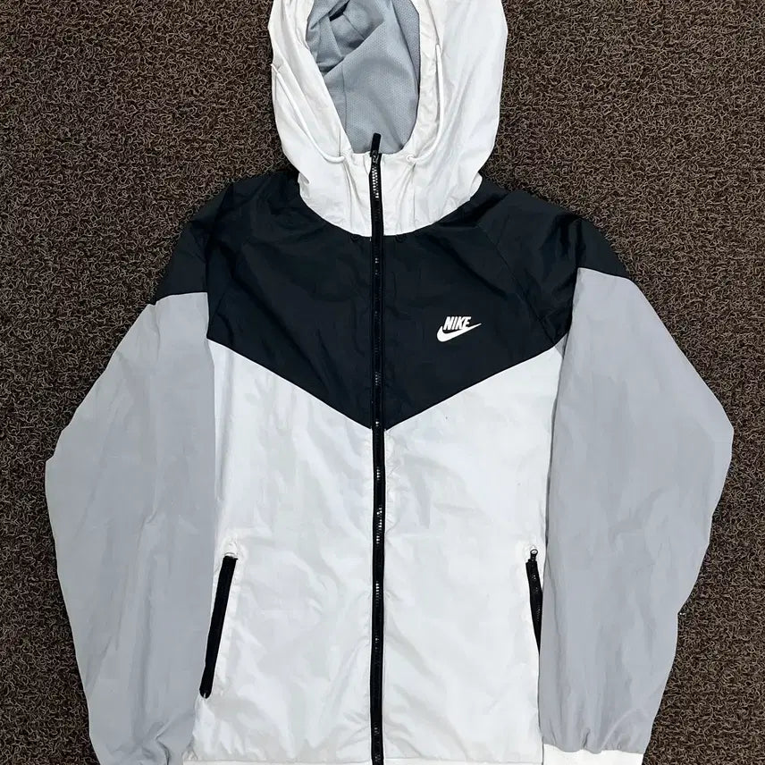 [BUNJANG] Nike Color-Blocked Windbreaker (XXL) / 나이키 배색 바람막이 (XXL)