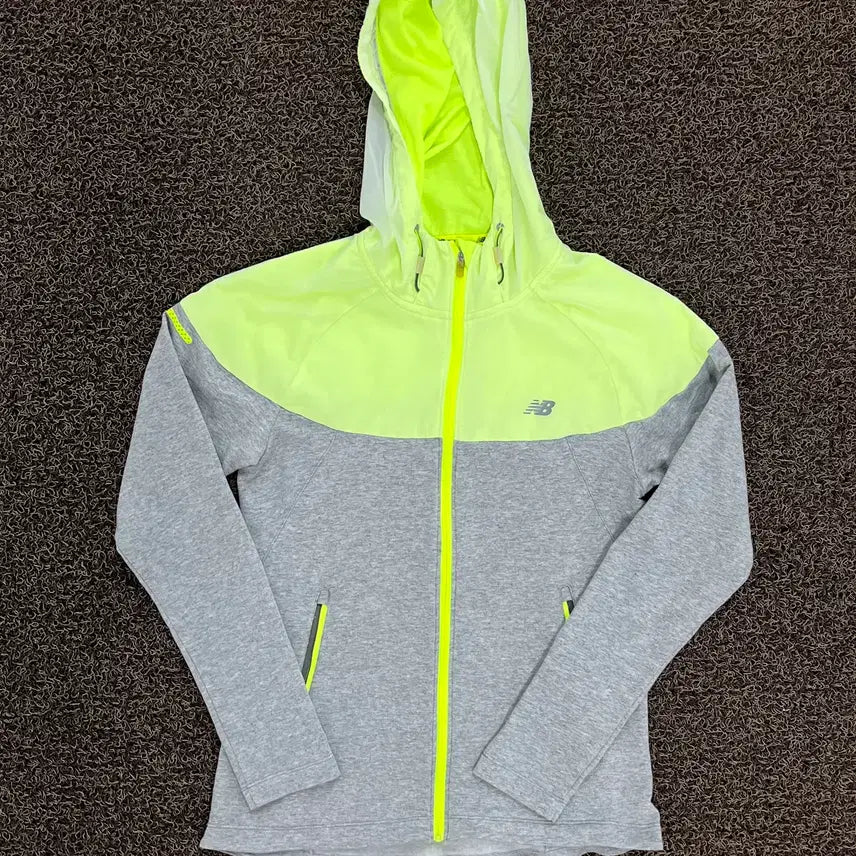 [BUNJANG] New Balance Running Windbreaker Jacket / 뉴발란스 러닝 바람막이 (85)