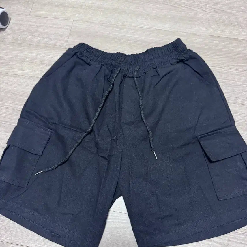 [BUNJANG] Black Cargo Shorts / 블랙 카고 반바지
