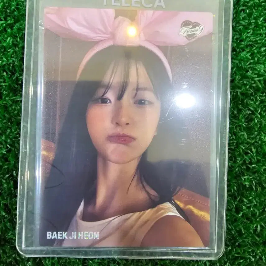[BUNJANG] Fromis_9 Baek Ji-heon Selfie Photocard 99 Limited Edition / 테레카 백지헌 셀피 99한정