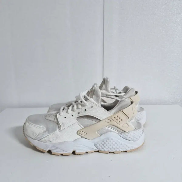 [BUNJANG] Nike Air Huarache Sneakers (Size 240) / 나이키 에어 허라취(240)